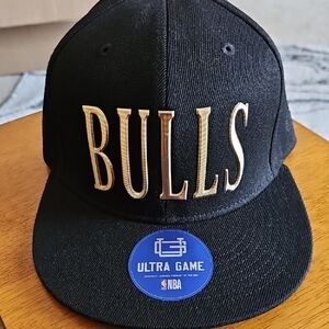 Chicago Bulls Black and Gold Snapback Hat - Ultra Game NBA NWT One Size